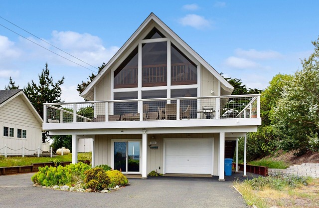 Bay view home overlooking Bodega Harbor w/ fireplaces, WiFi, & private W/D