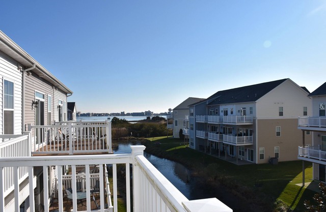 * Buchung für 2020 * WEST OK * Geräumige 3 BD / 4 BA * Blick auf die Bucht * Pool * Hundefreundlich *
