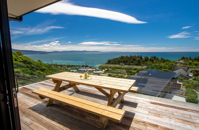 Bay Vista Brilliance - Pohara Holiday Home