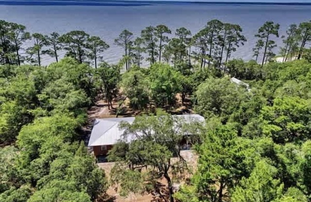 Bayfront Home Minutes from St. George Island - Sle