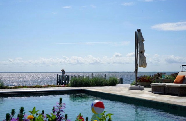 Bayfront, 6-room family-friendly pool on the slopes, private complex paradise