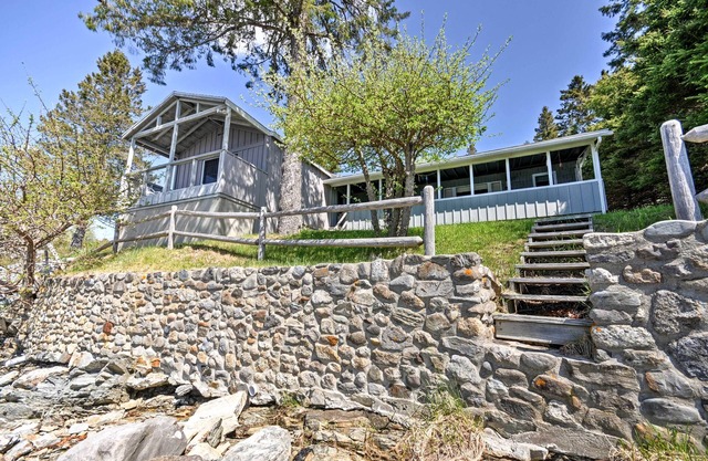 Bayfront Hancock Cottage mit schönen Walking Beach