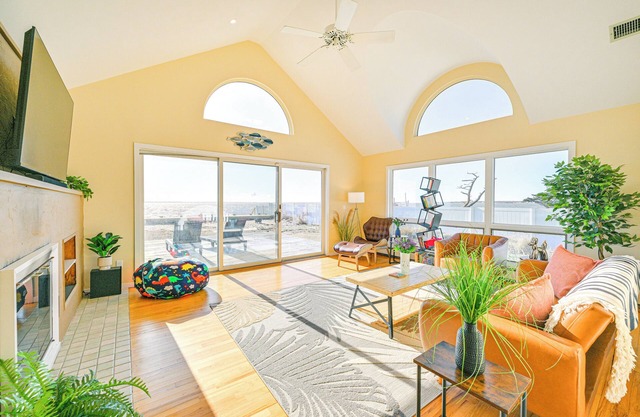 Bayfront Home in Patchogue w/ Deck & Fishing Dock