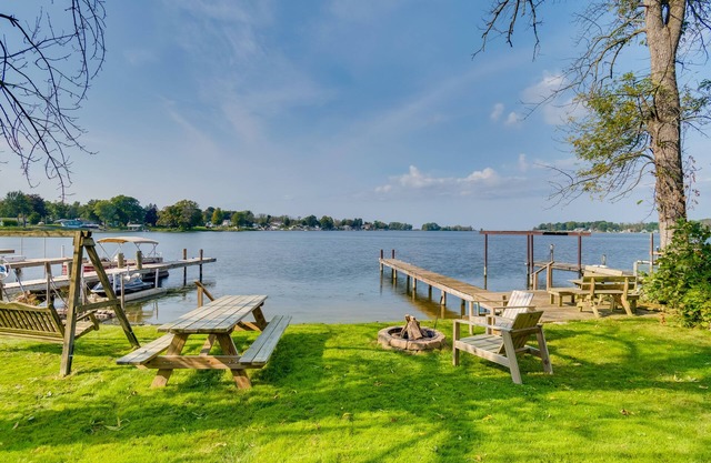 Wolcott / Port Bay Lakehouse - Buch für Herbstlaub!