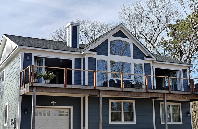 Bayfront house on 150 acre nature preserve and private road!