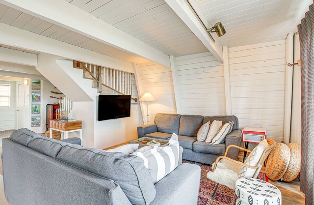 Bayfront Luxemburg Cabin Rental w/ Private Beach!