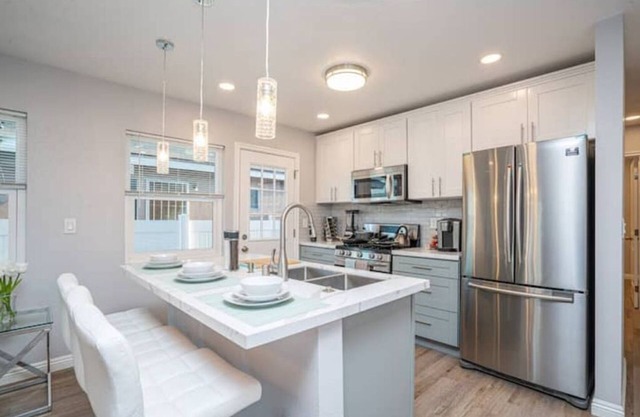 Bayfront Newly Remodeled Home #B