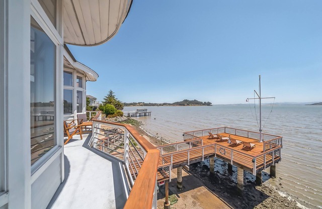 Bayfront Retro Retreat - Amazing SF Getaway