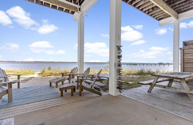 BAYFRONT TOWNHOUSE