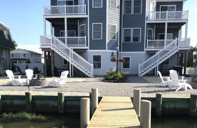 Direkt an der Bucht mit 70 'Dock @ Harris Harbour, Beach Haven Park, Insel Long Beach, N. J.