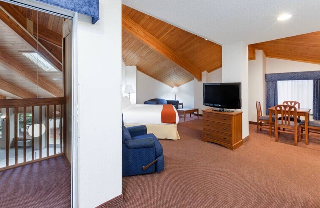 Baymont by Wyndham Howell/Brighton