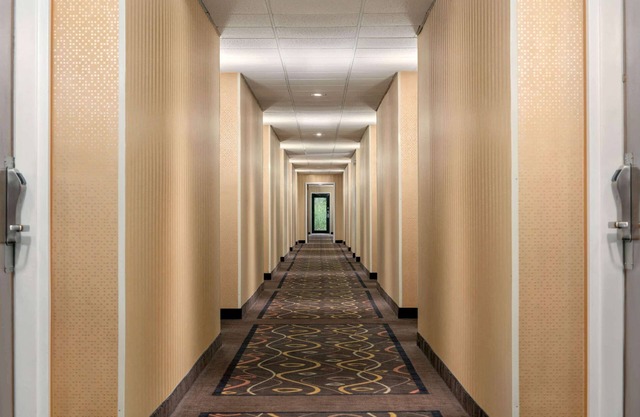Baymont by Wyndham North Dartmouth / Fall River