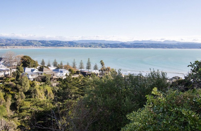 Bayscape – Napier Holiday Home, BLUFF HILL