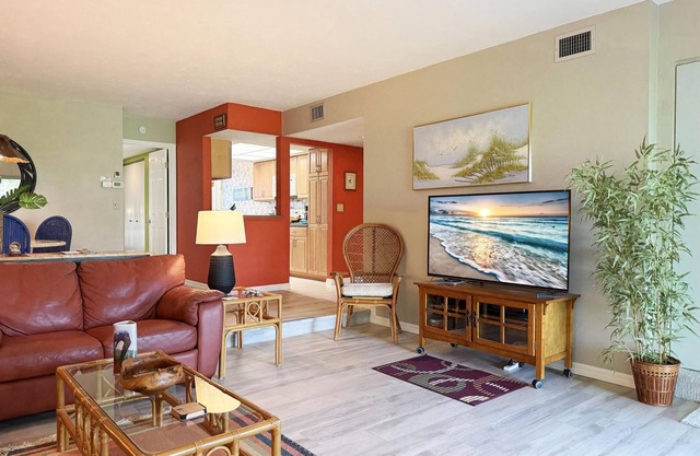 Bayside 2BR – Walk-Out Patio by Heated Pool
