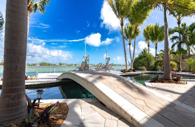 Bayside Beauty, 3 bedroom with pool