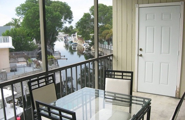 Bayside Condo mit Boot