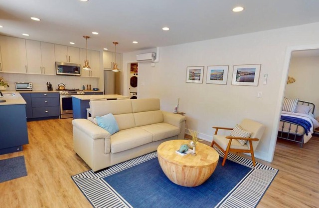 Bayside Cottage - Private Paradise by the Sea