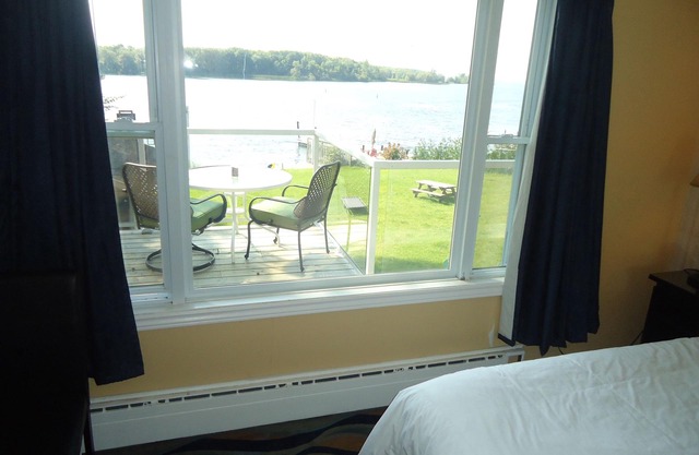 Bayside Inn & Waterfront Suites