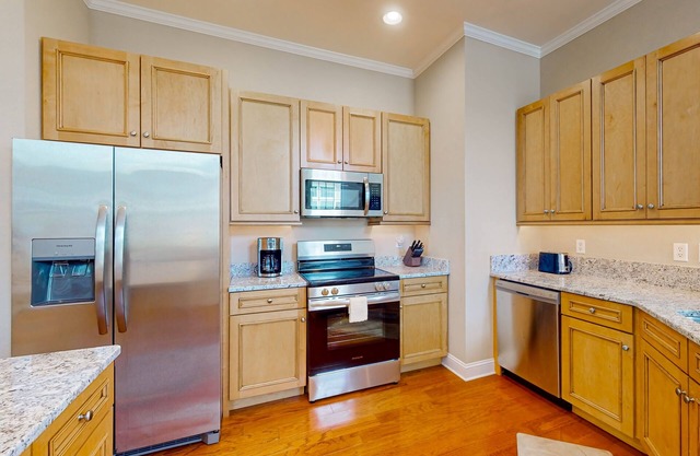 Bayside Resort home with fast WiFi, washer/dryer, paid-access pools, & hot tub