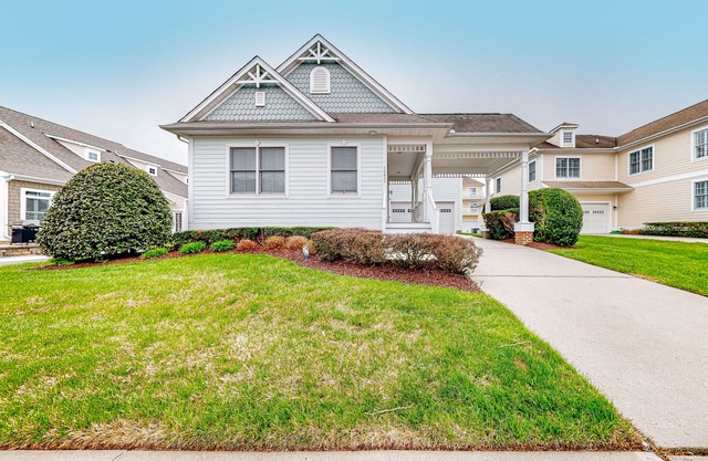 Bayside Resort home with Ping-Pong, sunroom, pool, gym, & hot tub access