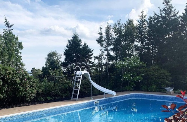 Bayview Hideaway - Private Poolside Home