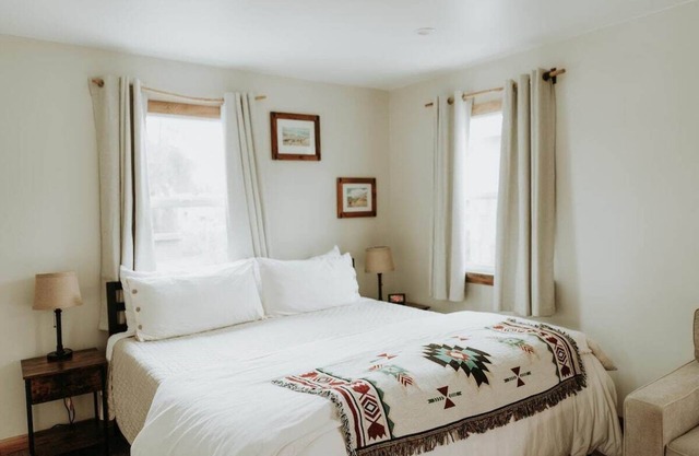 Baywood Cottage #1 | Walk to Bay | Dog Friendly
