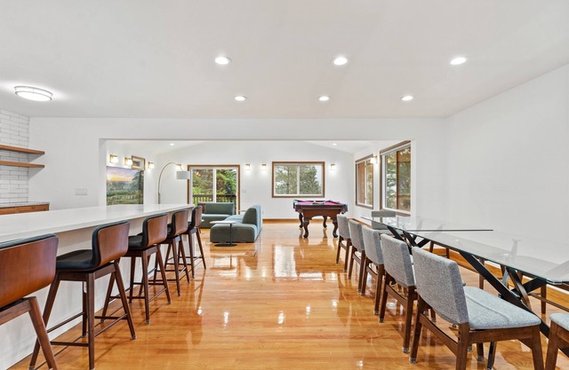 BBQ|EV|PoolTable|Views|Office|K&QBeds|Games| Luxury Coastal Living 4 Large Group