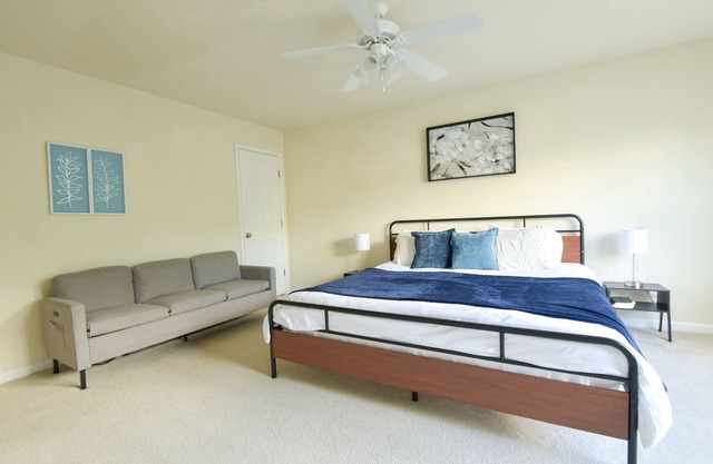BBQ Grill, Fire-pit, 10 mins 2 downtown, 5 min UVA