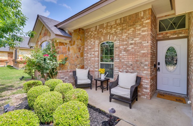 BBQ Ready: Harker Family Retreat w/ Yard!