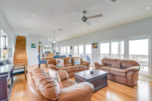 BBQs and Decks Oceanfront Surfside Beach Home