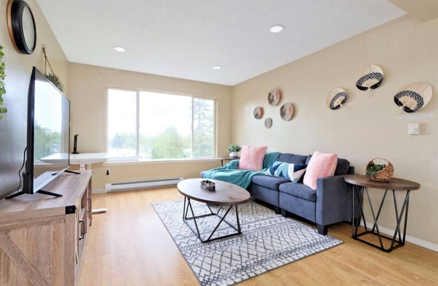 BD37 1b1b Apt Unit 1 @S Seattle close to airport