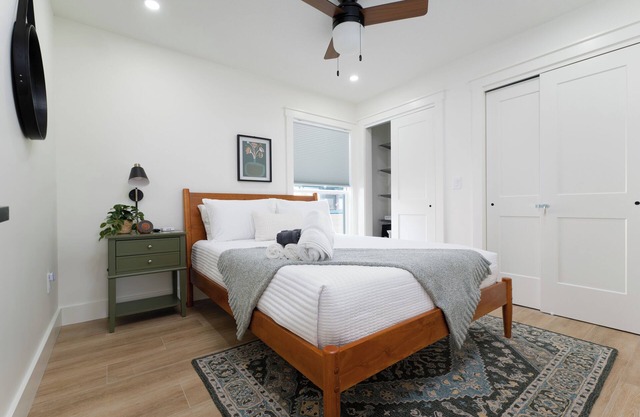 Be A Nomad | New Listing l 2br 3 blks to beach - A