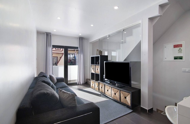 Be Glow Home mit Terrasse, Balkonen & WLAN