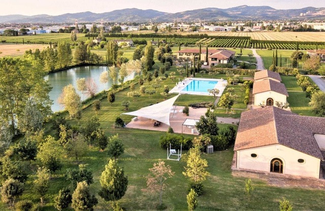 Angenehme Wohnung in Santa Maria Degli Angeli mit Pool