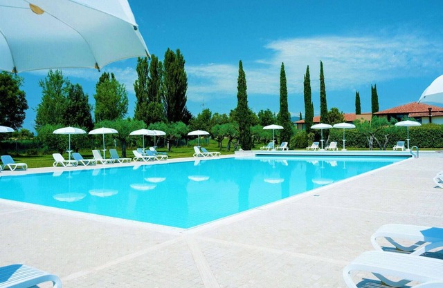 Ansprechende Wohnung in Santa Maria degli Angeli mit Pool