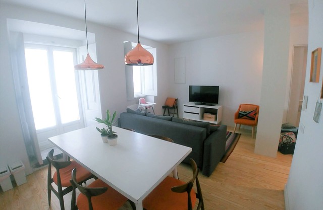 Be Local - 2 bedrooms in front of the Fado Museum in Alfama