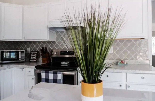 Be Our Guests: Harbor Shores Comfort Meets Charm