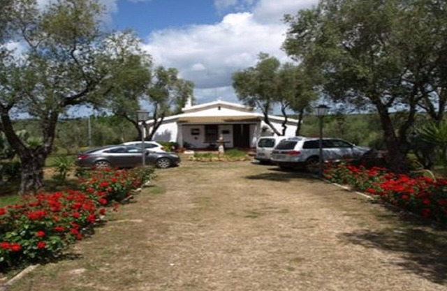 SCHÖNE VILLA MIT POOL