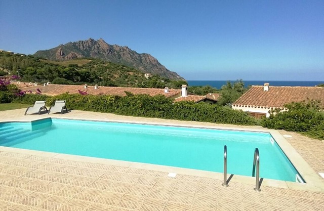 Cottage in einem Vier-Strand Privatpool