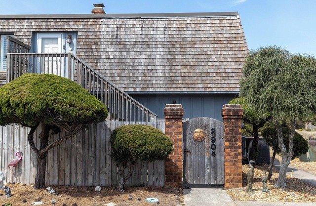 Beach Access - Cozy 2-BD Pet Friendly Kitty Hawk Condo with pool, W&D, tennis