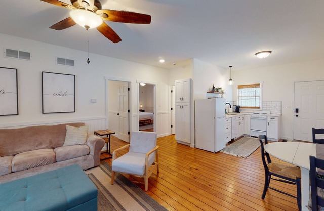Beach Access to Ozark, Visit the Cottage on Valley Road!