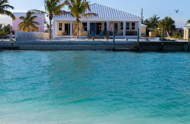 Beach and Boaters Dream – New Build - 3bed/3 ½ bath Home w/ Dock "Dragonfly"