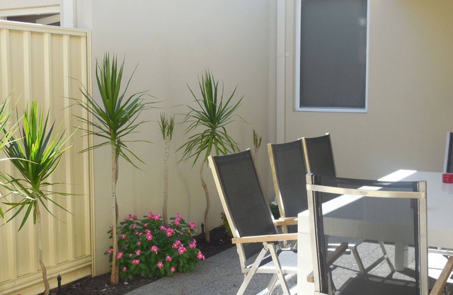 Strand und Geschäfte in der Nähe von Perth Karrinyup