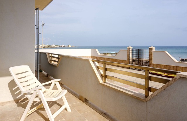 Strand Ferienwohnung Casa Vacanza Maria mit Meerblick und Balkon