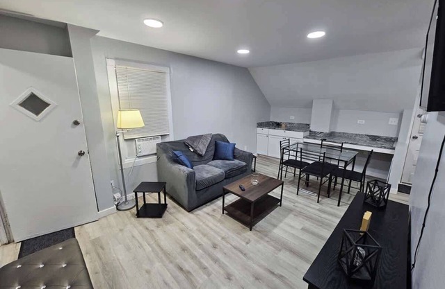 Beach Apartment in Woodmont Milford