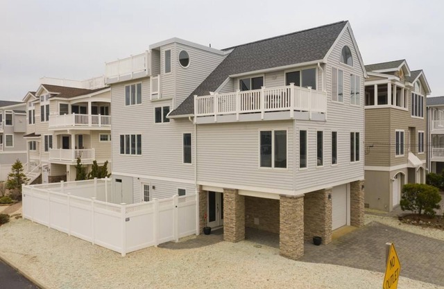 Neu gelistet! Holgate Einfamilienhaus mit Meerblick. 50 Schritte zum Strand