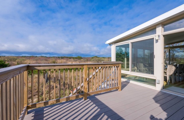 Beach Bliss 100 feet away from Sagamore Beach!