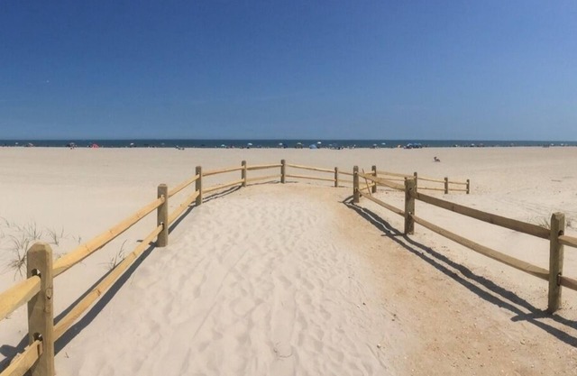 Beach Block 1. Stock, 4 Schlafzimmer, wenige Schritte vom Strand entfernt