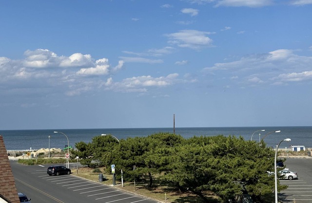 Beach Block 4 bedroom home