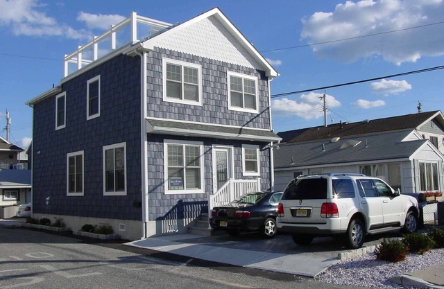 Beach Block - 4 Bedroom, 3 Bath, Roofdeck